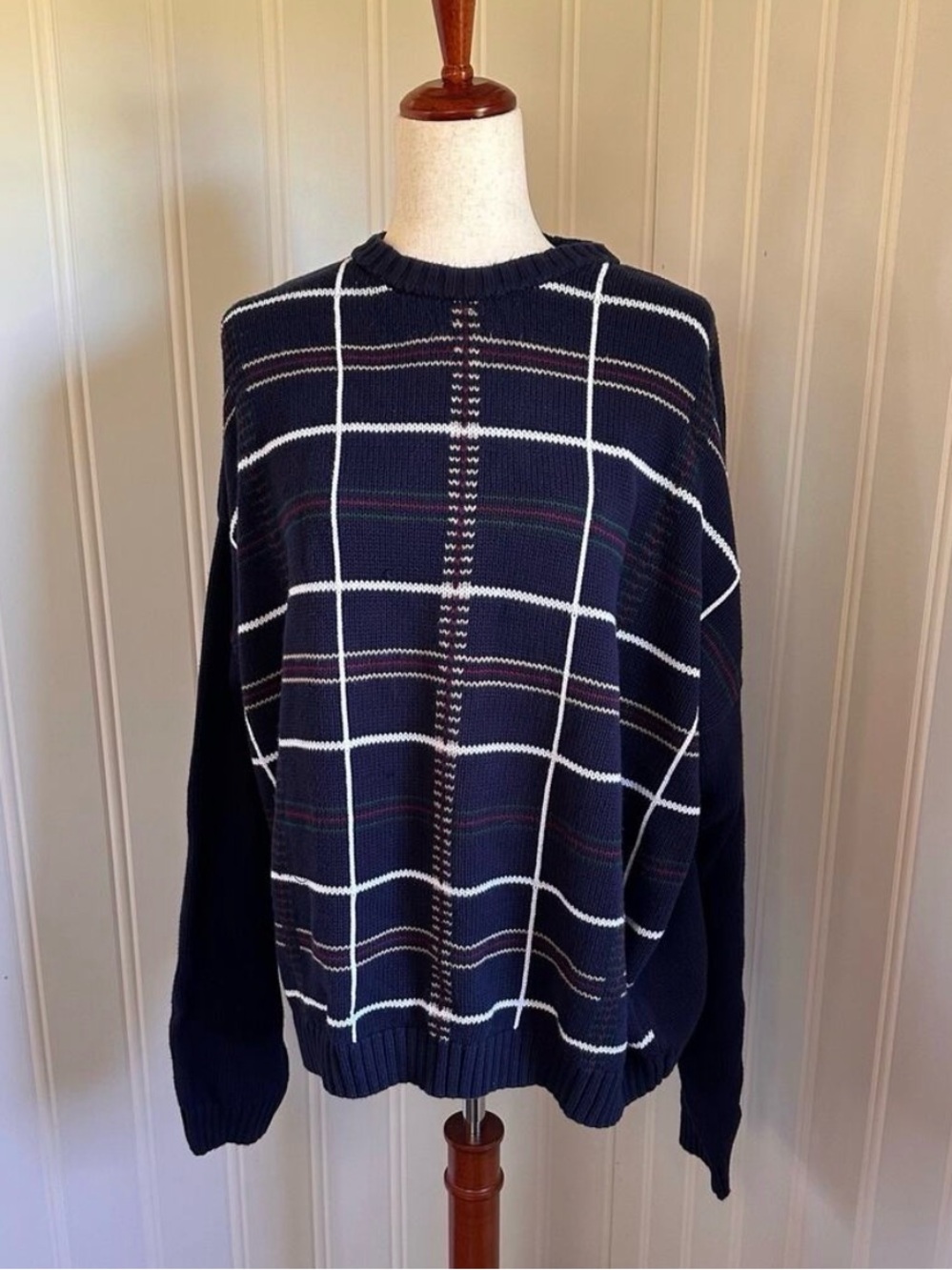 Men’s vintage 90s Club Room Navy Crewneck Sweater with White Windowpane Grid